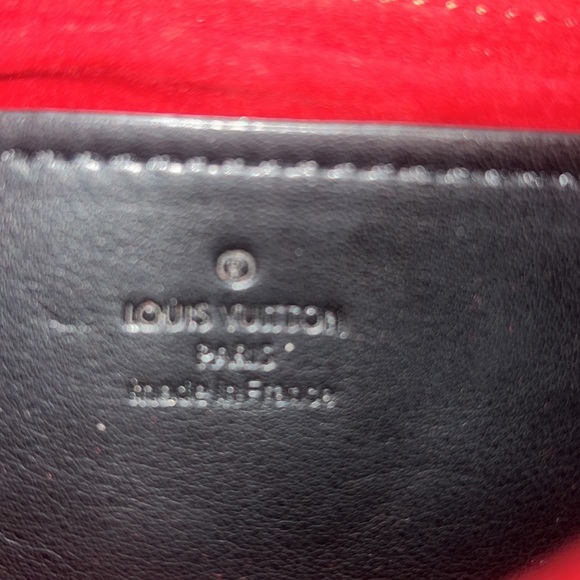 Louis vuitton sold out purse !
Louis Vuitton Pochette Coussin - Picture 5 of 6